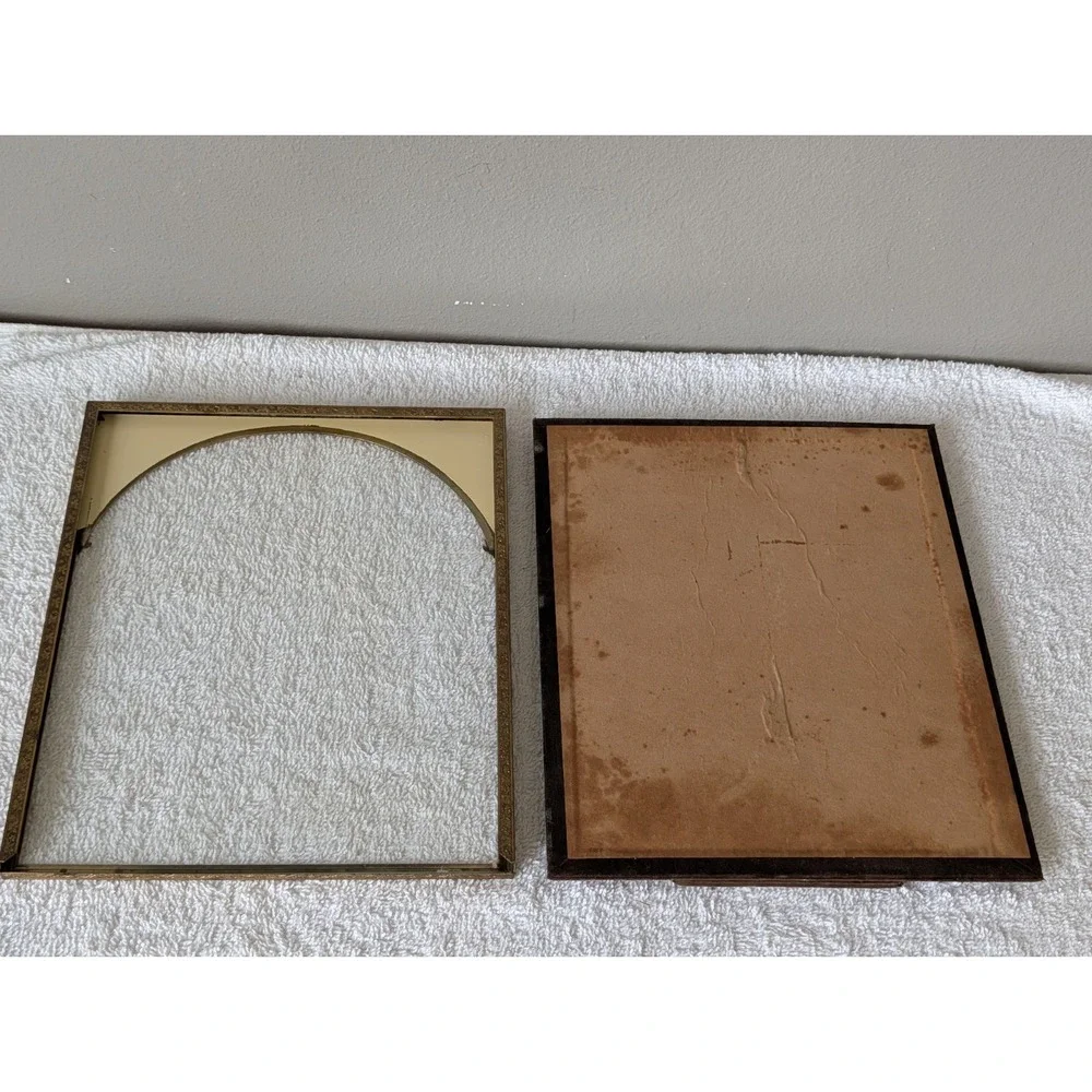 Vintage Arch Gold-Tone Filigree Metal Photo Frame Velvet Back Easel 8 X 10